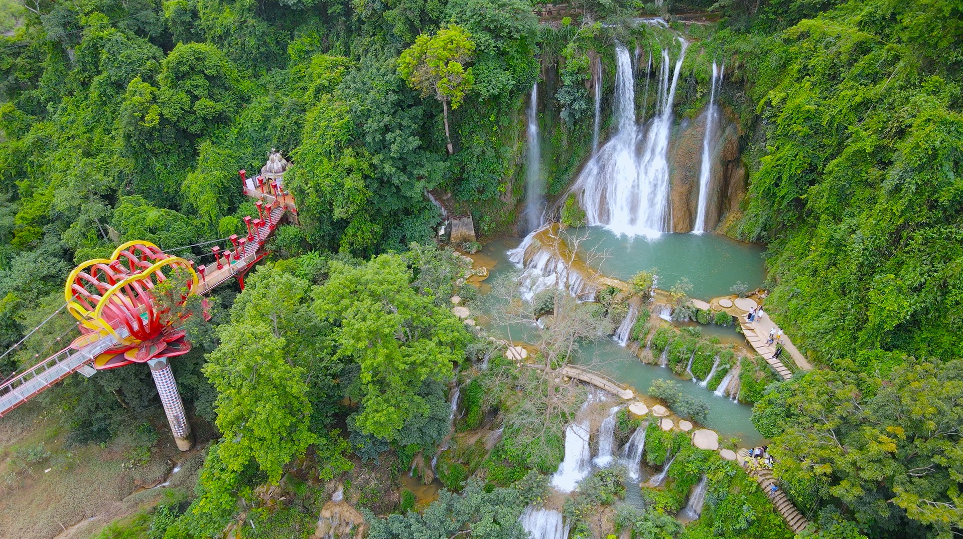 thác dải yếm mộc châu